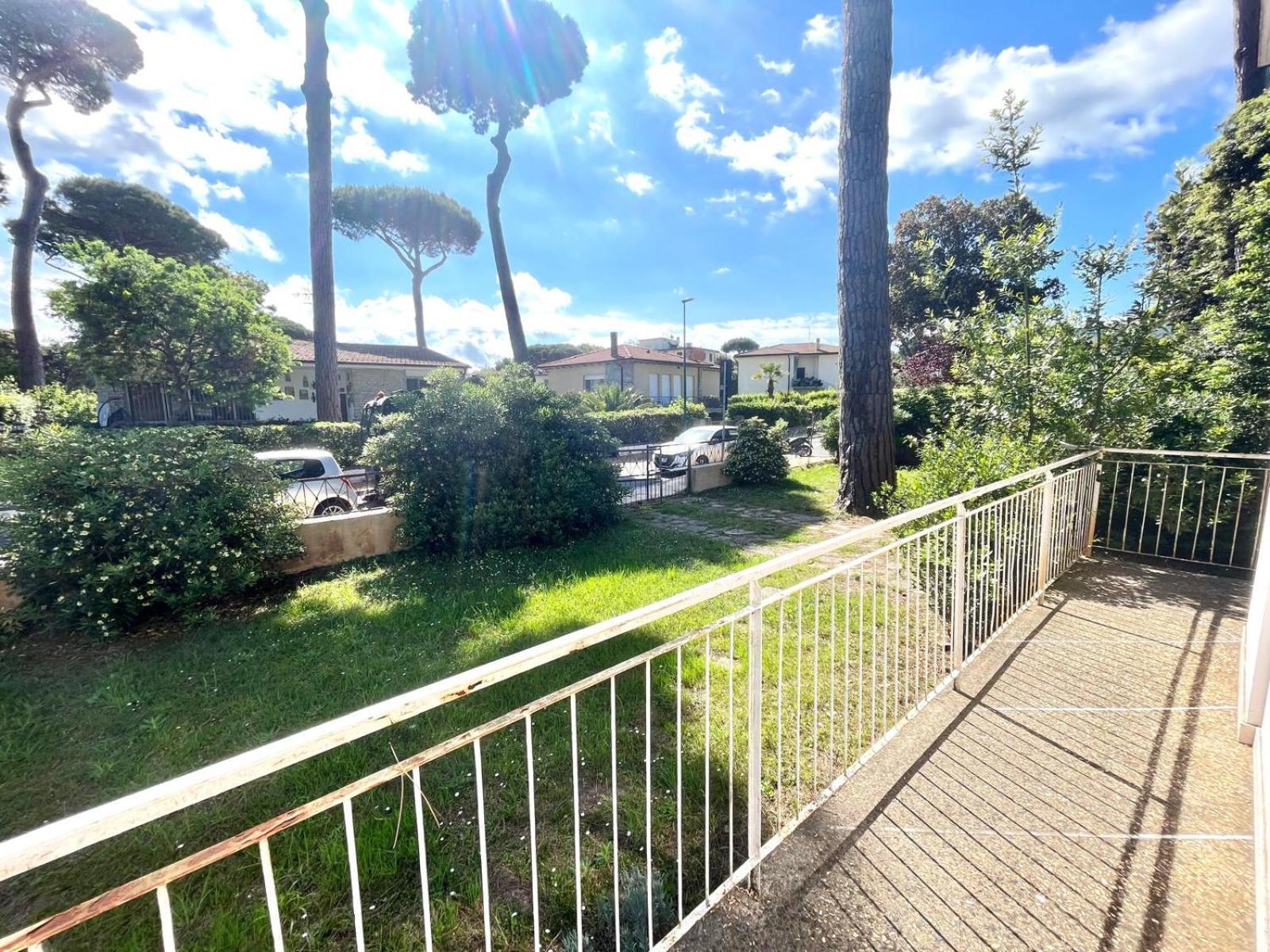 Pineta Apartament Tirrenia Kültér fotó